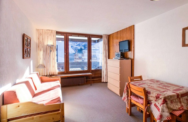 Bright Studio with Balcony · Ski-in/Ski-out · Near Shops in Tignes