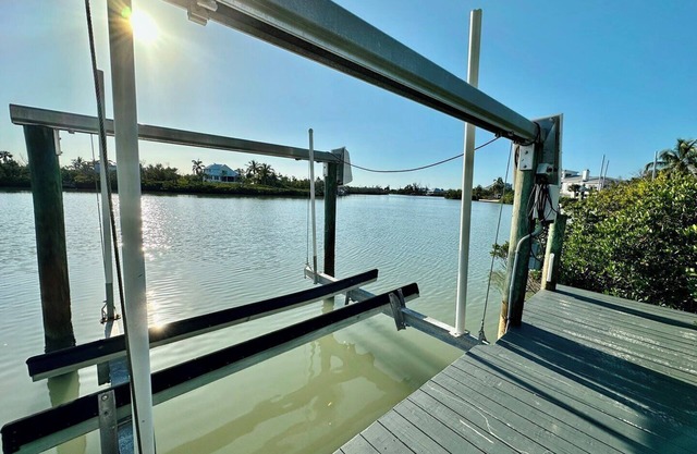 Bring Your Boat! Enjoy waterfront living in this Sanibel-Captiva vacation.