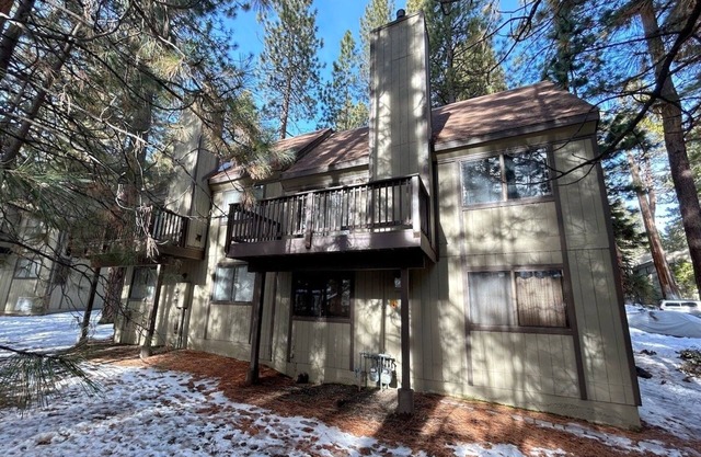 Brookstone Pines 3 Bedroom Home by RedAwning