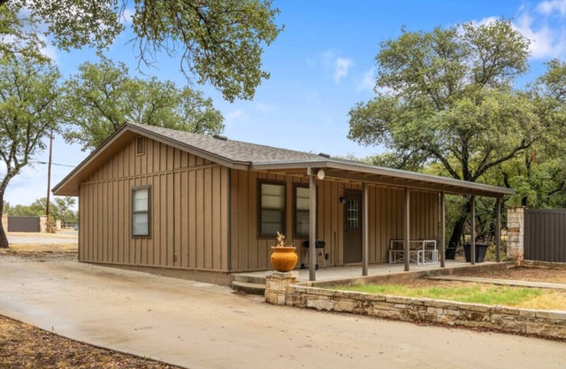 Brownwood Cabin · Cozy Cabin on the Cove.