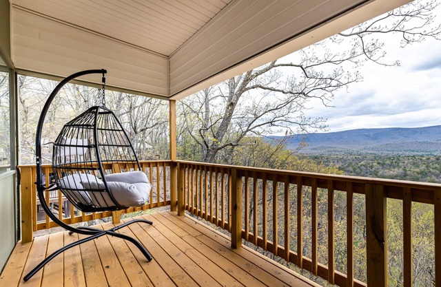 Bryce Resort Retreat in Shenandoah w/Amazing Views
