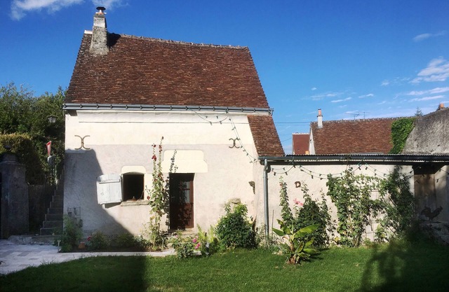 Bucolic cottage by the river