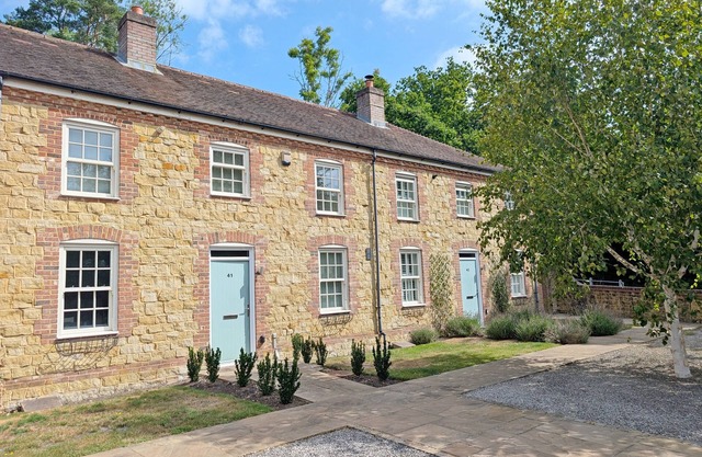 Budgenor Lodge - Midhurst - a family house that sleeps 4 guests in 2 bedrooms