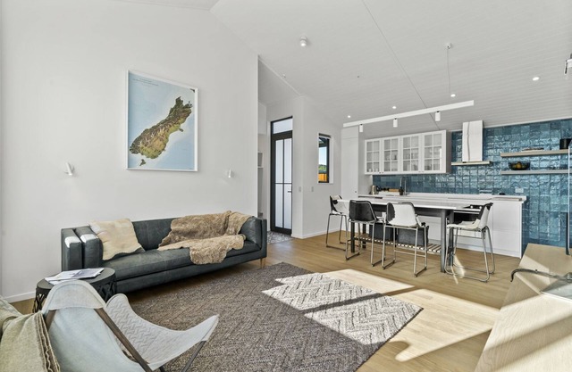 Bull Ridge Escape - Wanaka Holiday Home