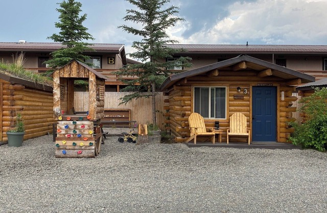 Bush Pilot Cabin-Modern Comfort in the Last Frontier (For families or casual travelers)
