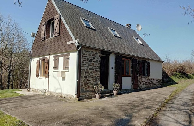 BUTTERFLY COTTAGE : rustic & charming cottage in Normandy