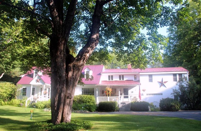 Buttonwood Inn on Mount Surprise
