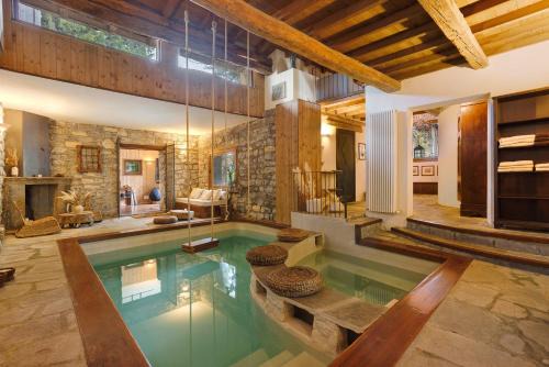 Cà Bossi Retreat above Lake Como