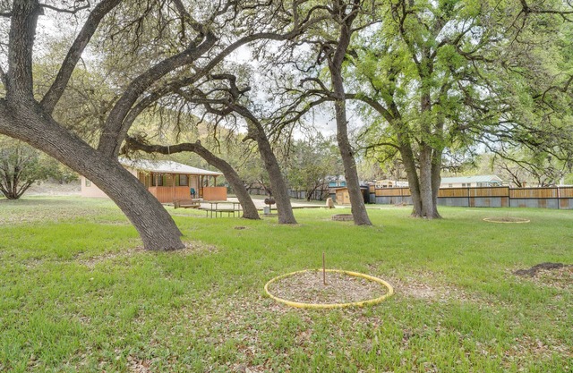 'cabana Sol' Cabin: 4 Mi to Garner State Park