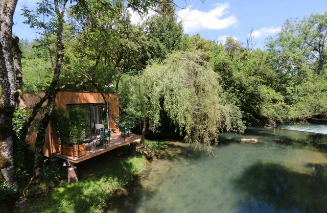 Cabane in Burgundy with Wi-Fi sleeps 2: original, nature, romantic weekend