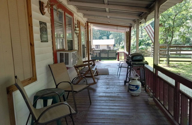 Cabin #1 @ Lake Cabins at Monterrey Park an Boat Launch at lake Sam Rayburn