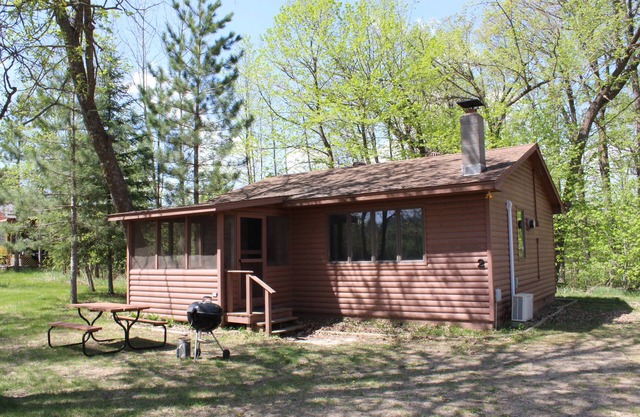 Cabin #2 Cozy Cabin on The Lake