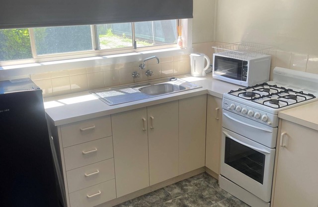 CABIN 2S - Two singles, one bedroom