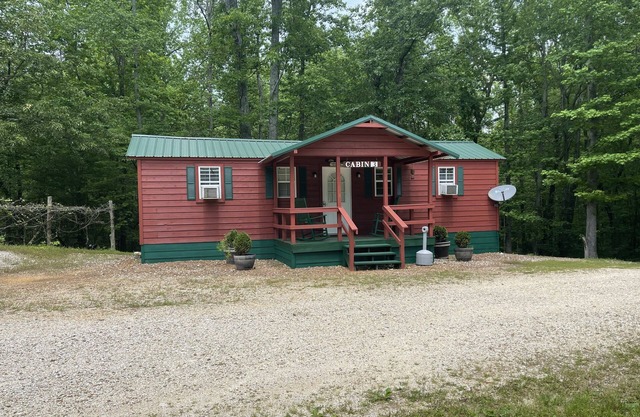 Cabin #3, NASHVILLE, Memphis, Kentucky Lake, Birdsong , Loretta Lynns, Paris Tn
