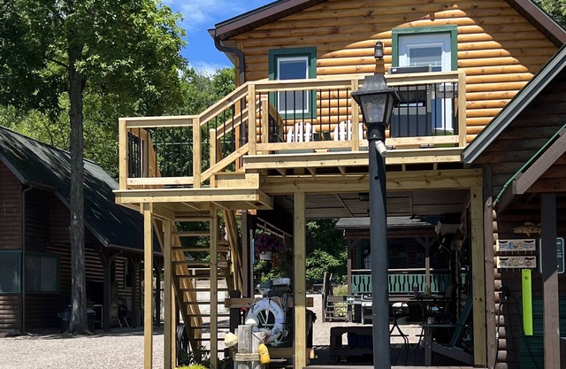 Cabin 5 - Three Pines Lodging & Marina - Waterfront Nightly Rental