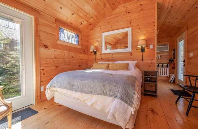 Cabin w/Sauna in Mid-Coast Maine! Hour to Bar Harbor and Acadia- Cabin #6 Birch