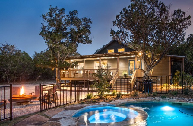 Cade Loop Hideaway-HotTub/Plunge Pool/Private Riverfront nn