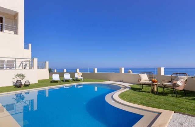 Cafe Noir - Sea View Exclusive Maisonette