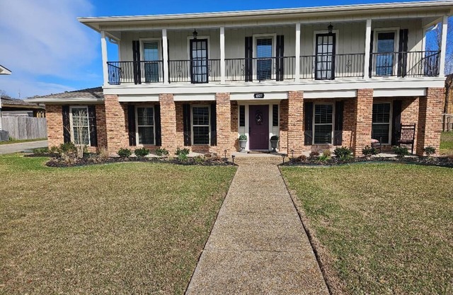 CAJUN OASIS 6br Retreat w/pool 3mi from Casinos and Interstate 210