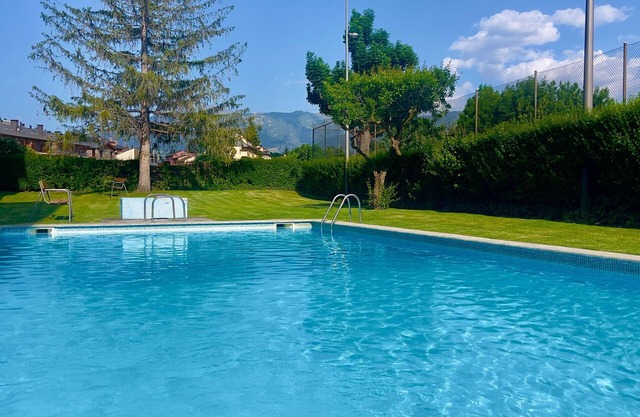 CAL QuEROL LLIVIA - Spacious 3BR apt, comfort & relaxation in Cerdanya · Pets