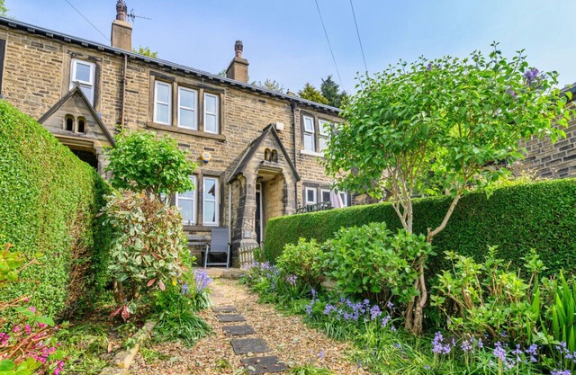 Calder Cottage - One Bedroom House, Sleeps 2