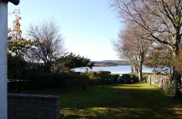 Calluna Cottage - a cottage that sleeps 7 guests in 3 bedrooms