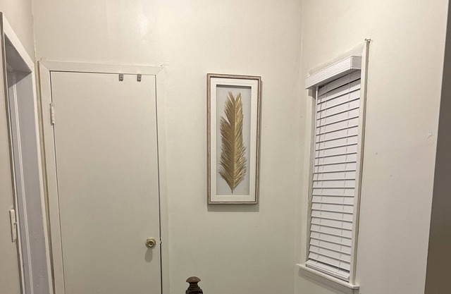 Calm Lovely 2 bedroom home in the heart of Brooklyn