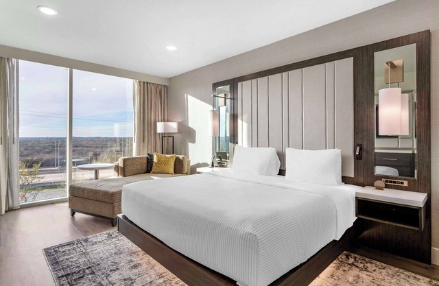 Cambria Hotel Austin Uptown Near The Domain
