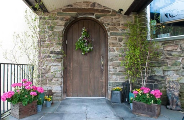 Camelot Restaurant & Inn