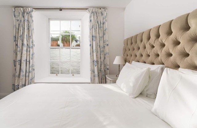 Camilla House Garden Flat - Weekly Let
