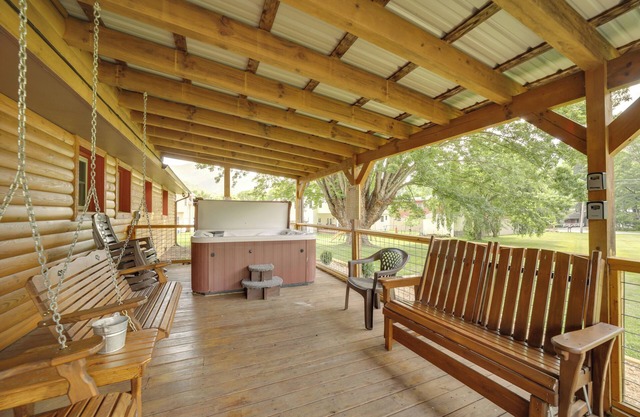 'Campbell Retreat' in Maggie Valley w/Deck!
