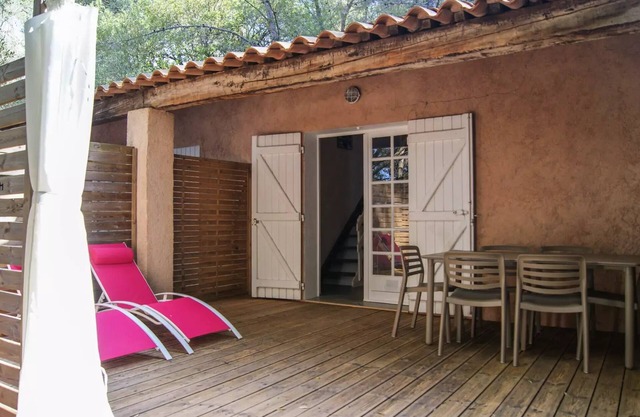 Camping Le Beau Vézé* - Bungalow Cigalou 2 rooms 3/5 people Air conditioned