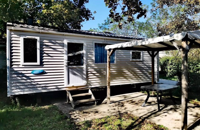 Camping les Hydrangeas * - Mobile Home + 3 rooms 6 people