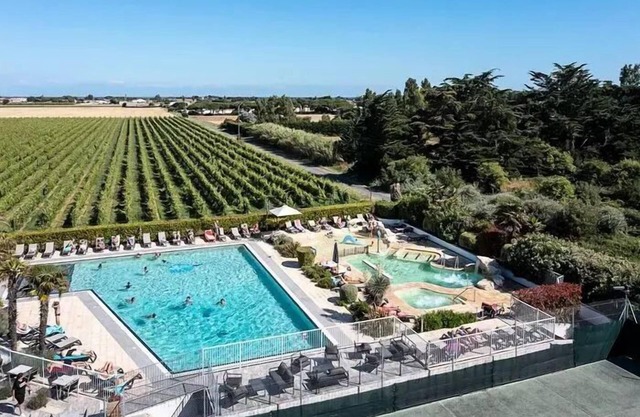 Camping Romanée Le Cormoran* - COMFORT mobile home - 3 bedrooms for 6 people
