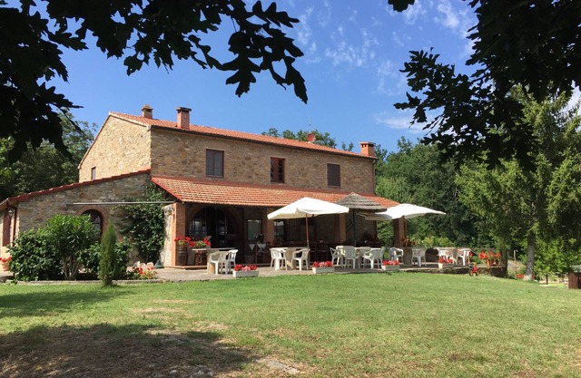 Campo di Carlo Farmhouse on the Hills of the Etruscan Coast