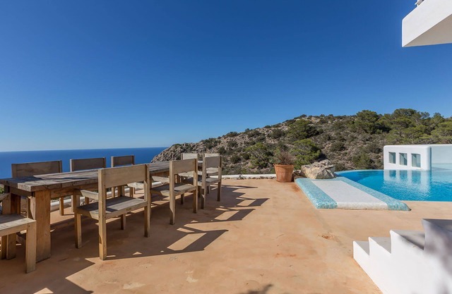 Can Lorenzo with private pool and sea view