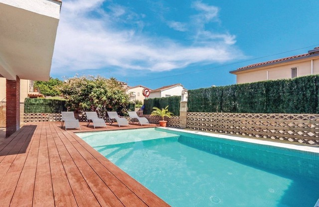 CAN PINEMAR - COSTA BARCELONA. PRIVATE POOL AND NEAR TO THE BEACH. WIFI