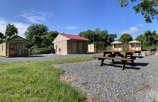 Canal Cabins