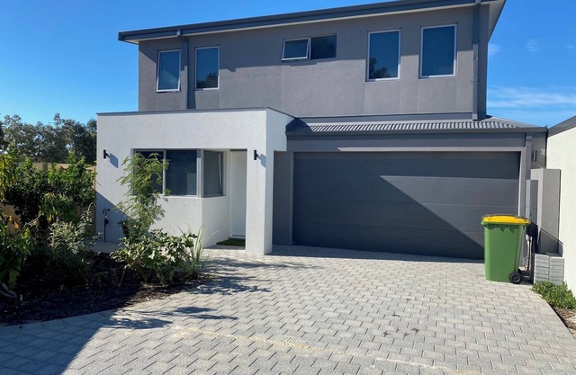 Canning Vale Family AccommodationnEasy access to city CBD. Free WiFi