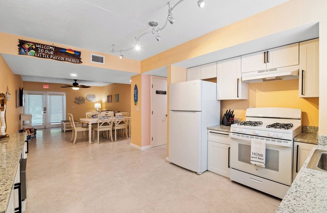 Cape Canaveral 2 Bedroom with Office near the Beach