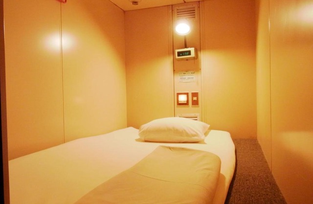 Capsule Hotel Block Room