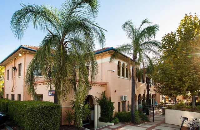 Captain Stirling Hotel