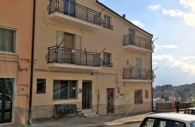 Captivating 2-Bed Apartment in Grottole