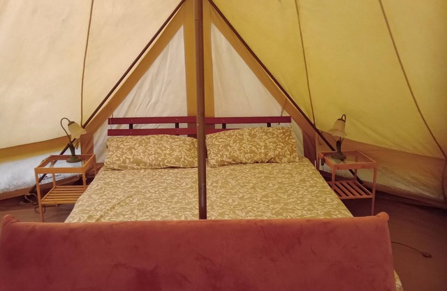 Caravan "Glamping C Selva Tenda Quercia" with Mountain View & Shared Garden