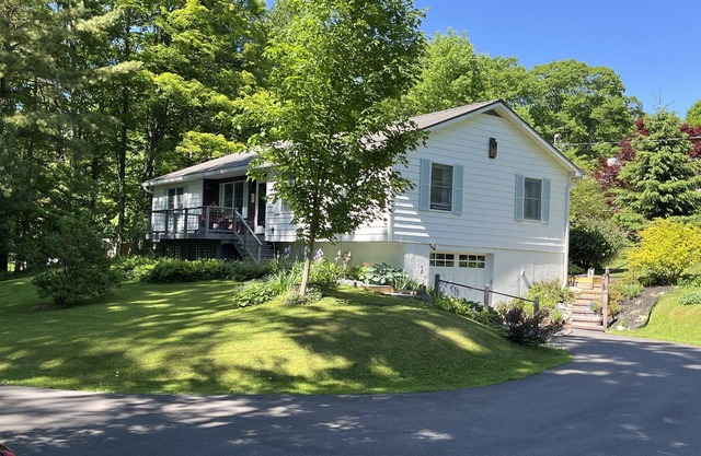Cardinal Cottage - Otsego Lake access, updated kitchen & bath