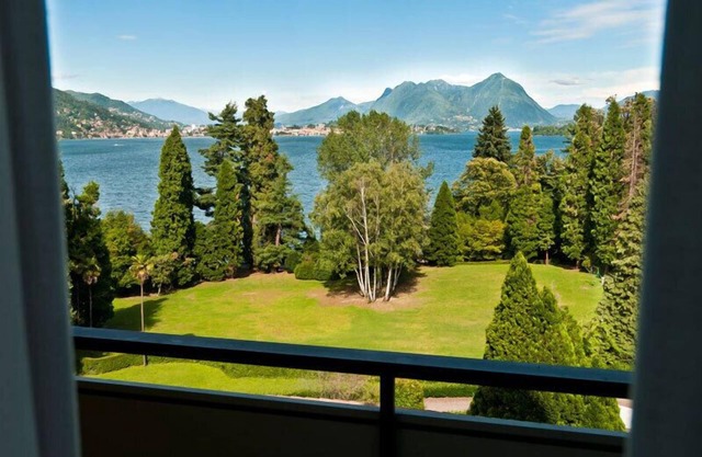 Carl & Do Lake View 4/5 Pax