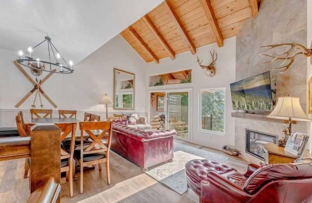 Carnelian Bay 3BR + Loft, Near Beach & Trails