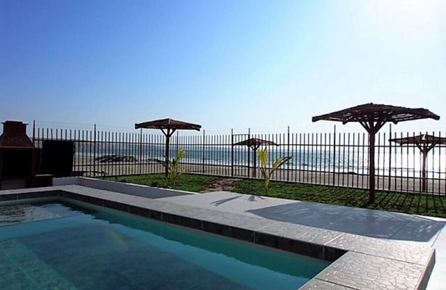Casa #5 Condominio en Colan,1ra fila c/Piscina, Parrilla, TV, Wifi, Hamaca