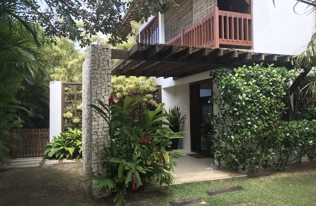 Casa 5 Suítes, Piscina, Wifi, em Cond Fechado, Arborizado, 700m Perto da Praia
