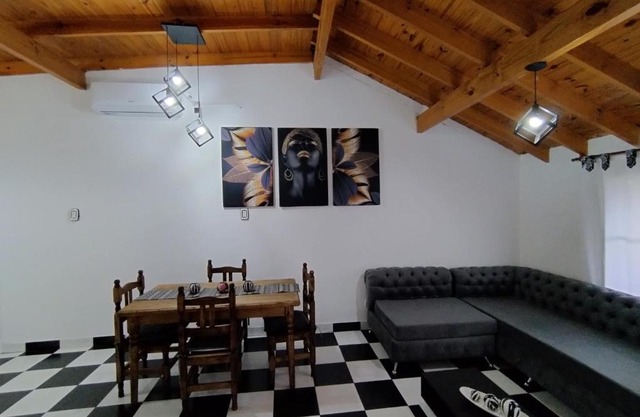 Casa Ana, departamento amplio a 20 ' aeropuerto